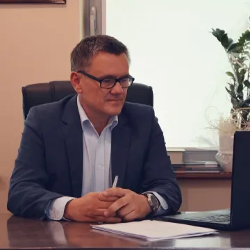 Powiatowi radni obradowali zdalnie