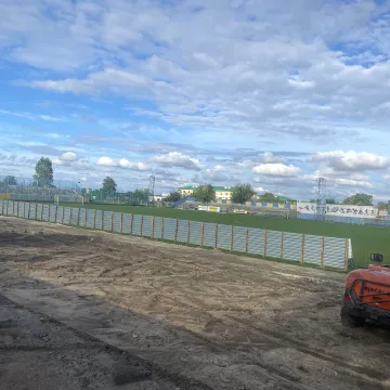 Stara trybuna zniknęła ze stadionu miejskiego