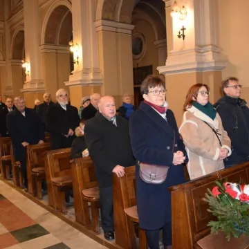 Modlitwa i złożenie kwiatów. Radomsko upamiętnia ofiary stanu wojennego