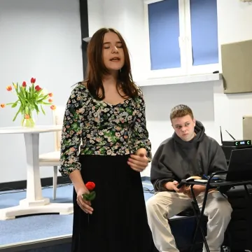 W „drzewniaku” w Radomsku recytowali w obcych językach