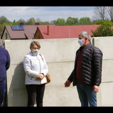 Mieszkańcy Wielgomłyn nie chcą masztu telefonii komórkowej