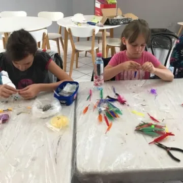 Warsztaty tworzenia biżuterii w MDK