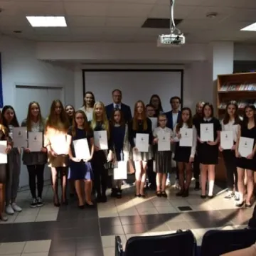 Najzdolniejsi uczniowie otrzymali stypendia prezydenta