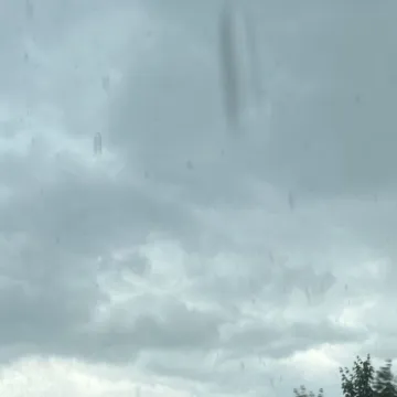 Grzmi, ulewnie pada nad Radomskiem