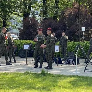 Żołnierze uczą w Radomsku kobiety podstaw samoobrony