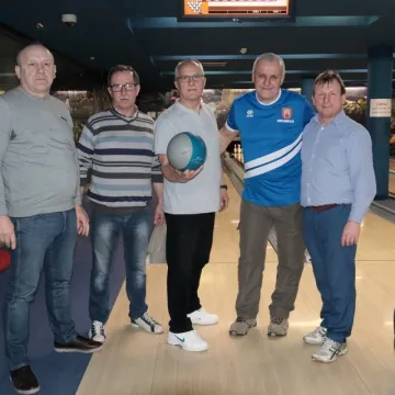 Samorządowcy grali w kręgle