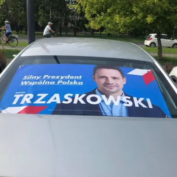 Banery i plakaty od sztabu Rafała Trzaskowskiego
