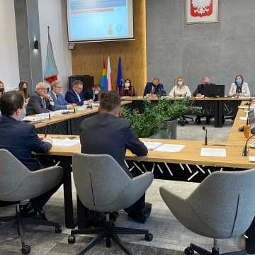 Dziś sesja Rady Miejskiej w Radomsku. Będzie dyskusja o podatkach, cyrkach i dotacji dla żłobków