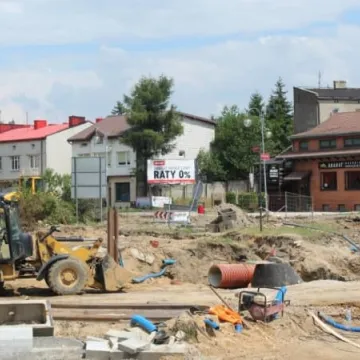 Przebudowa skrzyżowania trwa