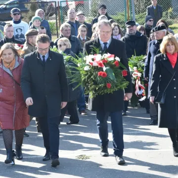 Cześć i chwała bohaterom!