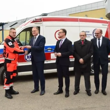 Karetka przekazana szpitalowi w Radomsku