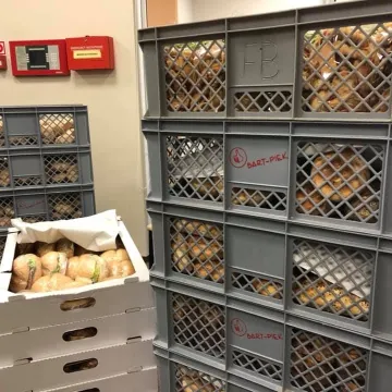 Piekarnia podarowała lekarzom pączki i kanapki