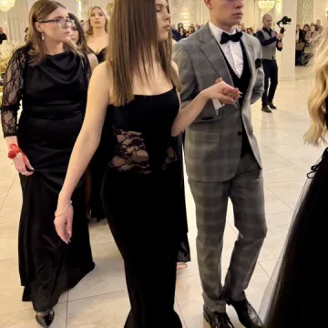 Odliczanie do matury rozpoczęło się eleganckim balem w LO Przedborzu