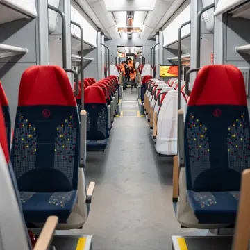 Flota ŁKA rośnie. To pierwszy z 14 nowych pociągów