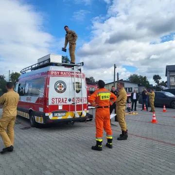 Strażacy ze Strzałkowa szkolili się z obsługi dronów