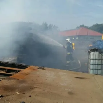 Pożar podkładów kolejowych w Kamieńsku