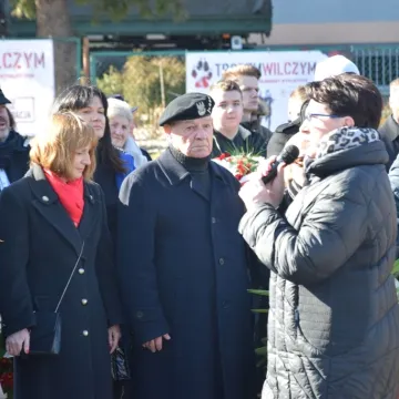 Cześć i chwała bohaterom!