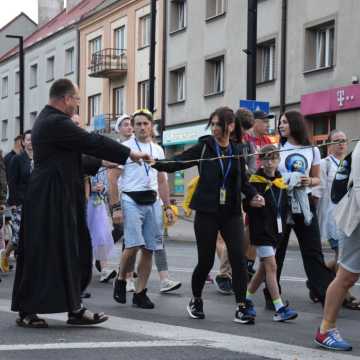 Podróż wiary. Pielgrzymi z Radomska w drodze na Jasną Górę