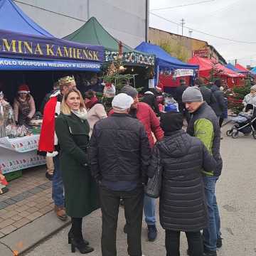 [WIDEO] Świąteczne stragany i atrakcje. Pierwszy Jarmark Bożonarodzeniowy w Kamieńsku