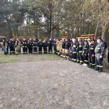 Strażackie manewry przy zalewie w Zakrzówku Szlacheckim