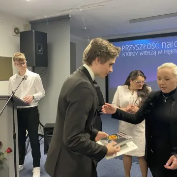 [WIDEO] To był ich dzień. Maturzyści z ZSDiOŚ oficjalnie zakończyli szkołę