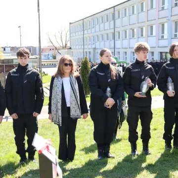 W ZSP nr 1 w Radomsku odsłonięto Dąb Pamięci