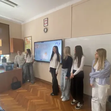 Dzień Owarty w II LO w Radomsku. Ósmoklasiści poznali szkołę od środka