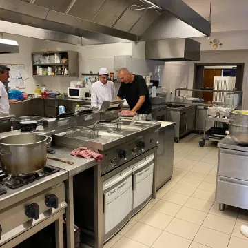 Zakończenie praktyk zagranicznych uczniów z Drzewniaka