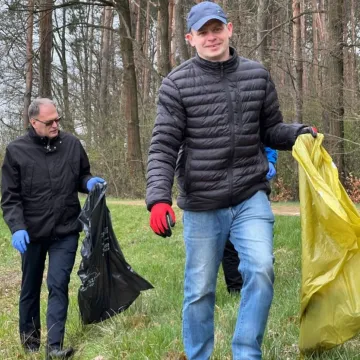 Prezydent i RdR wzięli się za sprzątanie Wymysłówka