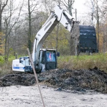Trwa renowacja stawów w Strzałkowie