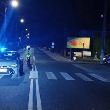 W Kamieńsku doszło do potrącenia 66-letniej pieszej