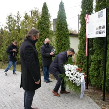 W Gomunicach upamiętniono Dom Uzdrowieńców