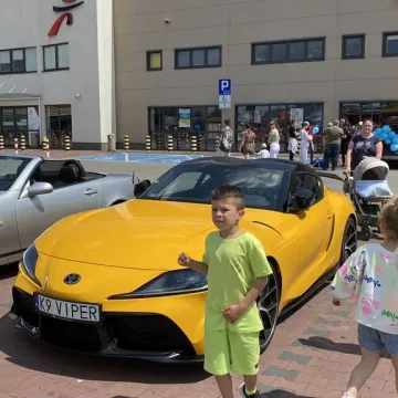 Klasyki zaparkowały w Radomsku. Trwa Auto-Moto Weteran 5