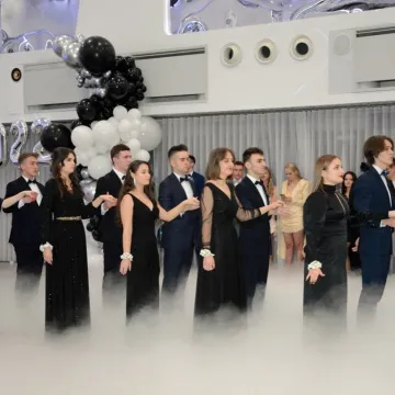 Studniówka 2022: bal maturzystów z I LO w Radomsku