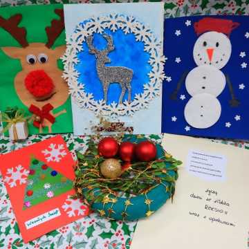 Pierwsze kartki świąteczne dla pacjentów szpitala trafiły już do radomszczańskiego starostwa