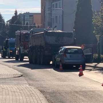 [WIDEO] Trzy samochody zderzyły się na ul. 11 Listopada w Radomsku