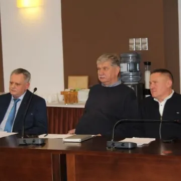 Bezrobocie w dół oraz spadek osób aktywnych zawodowo