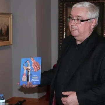 O temblakach broni białej