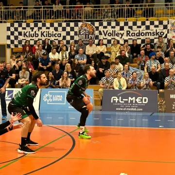Zacięta walka w Radomsku. METPRIM Volley pokonuje Resursę Łódź po tie-breaku