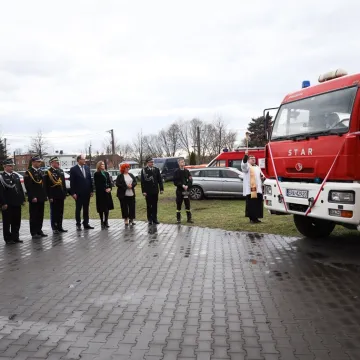 OSP Folwarki w KSRG. Przekazano wóz strażacki