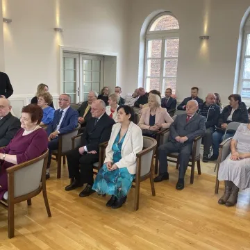 Razem przez pół wieku. Medale trafiły do dziesięciu par