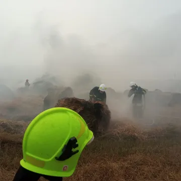 W Niwie Goszczowskiej płonęły baloty słomy