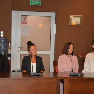 Nowi nauczyciele mianowani w powiatowych szkołach