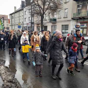 [WIDEO] Orszak Trzech Króli 2025 w Radomsku. „Kłaniajcie się królowie!”