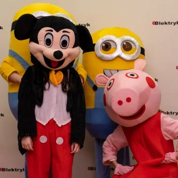 Elektryk kusił ósmoklasistów