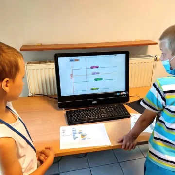 Dzieci uczą się programowania Scratch