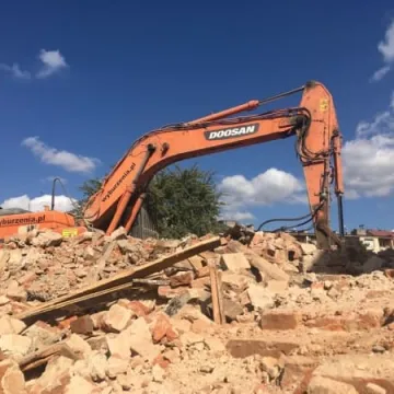 Kamienica przy Reymonta przechodzi do historii 