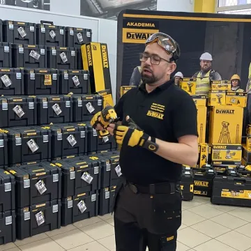 Akademia DeWalt w „Mechaniku”. Prestiżowy program tylko dla 10 szkół w kraju