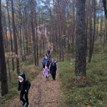 Rajd pieszy w dolinie Widawki zakończył cykl „Leśne przygody”