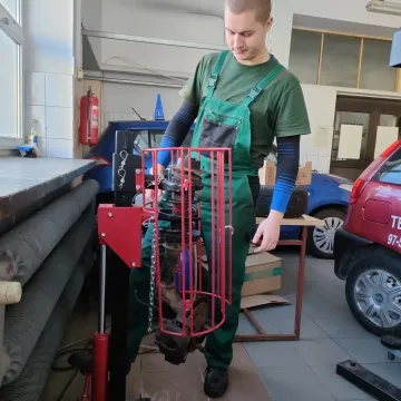 Nowy sprzęt w pracowni samochodowej ZSP 1 w Radomsku